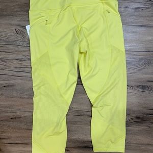 Athleta Mesh Contender Capri